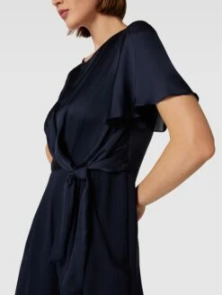 Christian Berg Cocktail Jumpsuit Mit Knoten-Detail - Marineblau Meliert -Damenbekleidungsgeschäft 60pj0jpmaopk6l9i995kmeam6t7jehai9953gj9ma8ol2cqk890j6hpo98q4kk1lapaj2c9g8h144k229p3j6d1i68rjae1gcoqj8e9k70p6ceb66ks38e1n6co3co9l6csj0p8