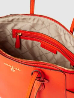 MICHAEL Michael Kors Tote Bag Aus Echtem Leder Modell 'MARILYN' - Koralle 11 MICHAEL Michael Kors Tote Bag Aus Echtem Leder Modell 'MARILYN' - Koralle -Damenbekleidungsgeschäft 61442i9map54skpp6p43ic1p9kol2cq38p5j2d2kago3icib8gp30di688p4ai2f8kq44k2fa0oksca674o6cdpl6lhm2dhncdhmcd1k6gpj2ob16kp3gdr6c9hj8e1l6hi6ac8