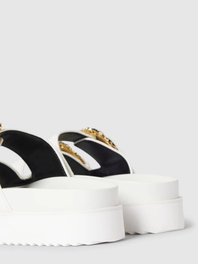 Versace Jeans Couture Sandalen Mit Plateau-Sohle Modell 'ARIZONA' - Weiß 5 Versace Jeans Couture Sandalen Mit Plateau-Sohle Modell 'ARIZONA' - Weiß – Bild 3