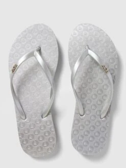 Roxy Zehentrenner Mit Label-Applikation Modell 'VIVA' - Silber -Damenbekleidungsgeschäft 64rj2j9g6t85agqh70s4ici6a4sjek2b9tal0j2b8l9j0k9o6d1kgk9o61al6d246t55cci1adajeji264o34dpl60p3gd9gc9ij0ohkcor38oj26kq36or161h3icr3cko36dg