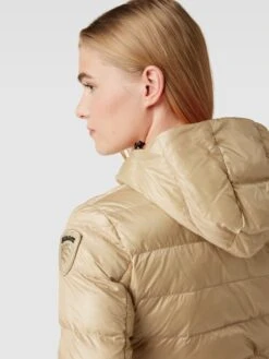 Blauer Usa Steppjacke Mit Label-Detail - Beige -Damenbekleidungsgeschäft 658kacida943aii488rksia6aco3cha19d43cdig6113ic9padajad248t6kmgqma17j2ka28p44ajpia13m6phhchj64e1l74o3cp1k70sjaoj670qm4o9l6so3gp1n68p6cdo