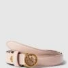 Guess Gürtel Mit Label-Details Modell 'SILVANA' - Rosé -Damenbekleidungsgeschäft 65932jpla11jah9h8sr4eh9n6d9kshhk6h9l8ippa1a54lif84o4gl2b8crkmc2ea5846gakah23chiha0o62c3460r62chp6kq6ap1kckom6e1lc8s6aob16orm2p1m6lh30c0
