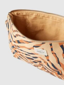 Barts Kosmetiktasche Mit Label-Detail Modell 'JUNO' - Senfgelb -Damenbekleidungsgeschäft 68p3ad2b9l646d299haksk2aa18j6da89h3jehpl9t436ipp84qjch1j859jgd27ah444k2g6cplaga68oo38d3464q3gdpn6cpjad9kcpgm2e3660o6cd9p75i66e1oc9i66c0