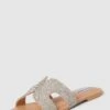 Steve Madden Pantoletten Mit Strasssteinbesatz - Silber -Damenbekleidungsgeschäft 68q42l2e8srk6ga96hb4odaf9dakmj2lap33adhk8hakul9paoqj8h2l694kae226co3gkaeacr50kpk853map34corm8pb264oj4ohkccs62e1hcgrj4opg69h6apj4copjgp0