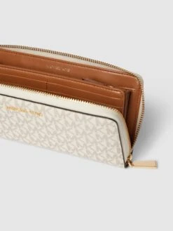 MICHAEL Michael Kors Portemonnaie Mit Allover-Logo Modell 'CONTINENTA' - Ecru 7 MICHAEL Michael Kors Portemonnaie Mit Allover-Logo Modell 'CONTINENTA' - Ecru -Damenbekleidungsgeschäft 699j2hq185342gqa9914ml218kq52i9n6l632jq56t44cdak6csl8dqlal6l8dic9gq56kqd7524ekqd8d3j2chk6kq6adj574o68o9k6di32e1j6cpj4dhk68ojechlclgm4do
