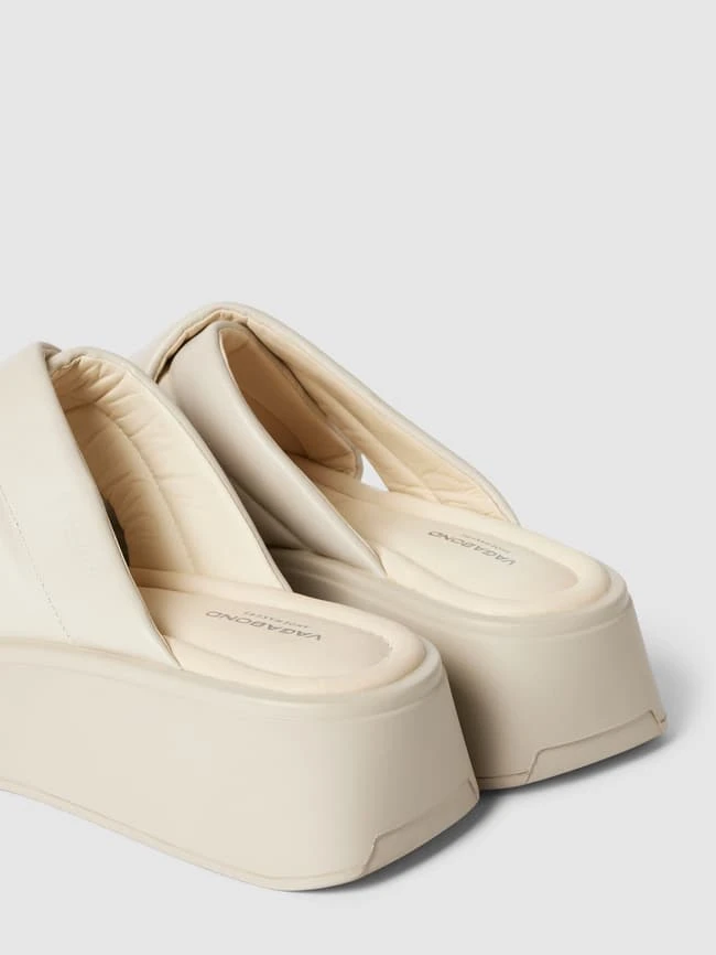 Vagabond Pantoletten Mit Plateausohle Modell 'COURTNEY' - Offwhite 4 Vagabond Pantoletten Mit Plateausohle Modell 'COURTNEY' - Offwhite – Bild 2