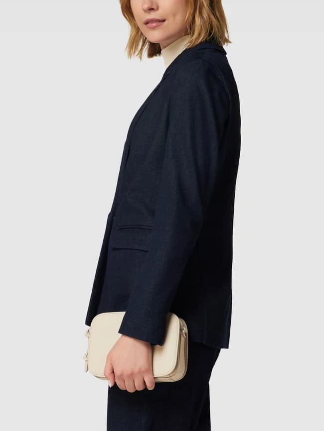 LIEBESKIND BERLIN Umhängetasche Mit Label-Detail Modell 'NOOS' - Offwhite 3 LIEBESKIND BERLIN Umhängetasche Mit Label-Detail Modell 'NOOS' - Offwhite