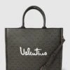 VALENTINO BAGS Shopper Mit Allover-Muster Modell 'SHORE LOGO' - Schwarz 2 VALENTINO BAGS Shopper Mit Allover-Muster Modell 'SHORE LOGO' - Schwarz -Damenbekleidungsgeschäft 6d938ea58lb5ch2e69542l9n6ss36cq36d6lcj2jap13acpp6opj2ia78984khq768sksiq7750kmlii70o62p3365im6p9k6tgjie1kccs3gob265gm8phk74smaeb36pj30dg