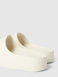 Steve Madden Slides Mit Breitem Riemen Modell 'ASTRO' - Weiß -Damenbekleidungsgeschäft 6kqkaeala0qksj229d14kjib917jac1h9oslak1i9h442j1k6ta5ciik6hb46jic68okoc1l6kr4siqia13mcpb56gq6cdhi68om4phkc8r66eb4c4sjcc31ckp64ob474o6ado