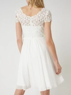 Luxuar Brautkleid Aus Häkelspitze Und Chiffon - Offwhite -Damenbekleidungsgeschäft 6l3jaj2ia8pl0i2ga4r3gjala51kak9m9oqkqgi76h1jah1l6d13clih68o4me1h9523gdhn918kcgi98ko6cd1i6ti34opkchgjad1k61gjgeb46oqj4phnchimaphic4sj6do