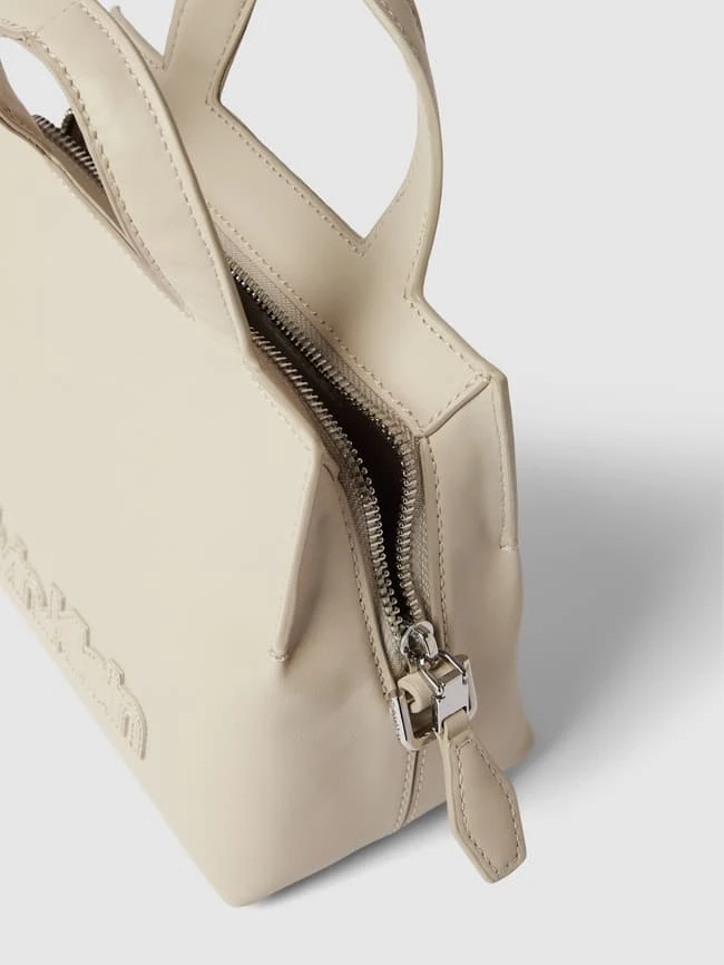 CK Calvin Klein Tote Bag Mit Label-Detail Modell 'NEAT' - Ecru 6 CK Calvin Klein Tote Bag Mit Label-Detail Modell 'NEAT' - Ecru – Bild 4