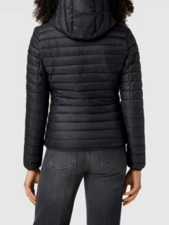 SAVE THE DUCK Steppjacke Mit Label-Detail Modell 'DIZY' - Schwarz -Damenbekleidungsgeschäft 6t5kme1gap4ksea3al6jihqfad14slik9d0l8khoagskoda2aor4oc239gq36jq49514ciqda90kod246ko3gd9h6dgjgc9n6cr62p1k6or36ob26gsj2ohj6ksm4opg6lhjie0