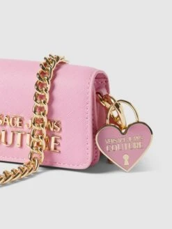 Versace Jeans Couture Clutch Mit Label-Details - Pink 9 Versace Jeans Couture Clutch Mit Label-Details - Pink -Damenbekleidungsgeschäft 70ql2ea8ahb42lhm6p1kucpn99b30iaa8h4jil1ia4p4kg9l8colcc1m9kr3eca8ako4ej26ad84cl9g74o3ccr3c4o32dj375h3ccpk6pi3ge9j6pi3gd1m6dh3ge1g70r36oo