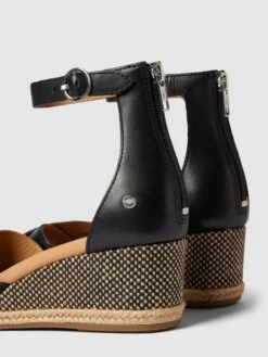 UGG Sandalen Mit Hohem Absatz Modell 'EUGENIA' - Schwarz -Damenbekleidungsgeschäft 71158dqb8gq46i2860pj0i1ka4pkchpk6oo3gcibal8l0iia85a32la368p44l2f60q56dae9l93el9g74o64db4ccojior370p68d1k74rjae1m6gpm8phhcgq3ep1j6spjeo8