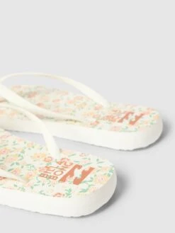 Billabong Zehentrenner Mit Label-Details Modell 'DAMA' - Offwhite -Damenbekleidungsgeschäft 7164aj1k6kr4gki58h0jacho9184qiaj70pl4la48t0j0h1oada3egab696kql2388o4ichk917lcchi993m8ohi6pim2p9m60pmac1k6sq3iob2cgoj2c3460o6cc1mc9j3ad8