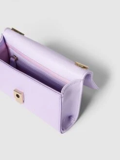 VALENTINO BAGS Umhängetasche Mit Label-Details Modell 'DIVINA' - Flieder -Damenbekleidungsgeschäft 7564ue2hala5adho9p9kie2d6hb46h25a0r3gl258533ikq16l442eal6p95ccqiagqkqj22ap534d9g9co62or6c9i36cpp69j34cpk6gr3ce1jcph38o9g6spm6e9k64q3ic8