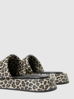 Marc Cain Bags & Shoes Slides Mit Animal-Print - Schwarz -Damenbekleidungsgeschäft 75a4md2b99b3cci36h5j0dph9l5jac9j9t5k4khp6d1l4cia64q4gdq68p4jahqga10l6e2j8h44mdqk88o62phh6lij4chk60qj6c1k68r64oj16gs34dj26crm8d1kcphj2e0