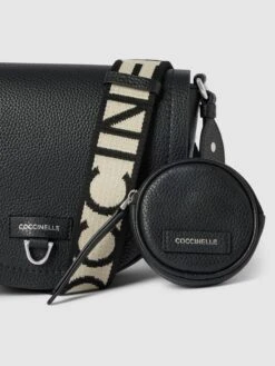 Coccinelle Saddle Bag Mit Label-Detail Modell 'BLAIRE' - Schwarz 9 Coccinelle Saddle Bag Mit Label-Detail Modell 'BLAIRE' - Schwarz -Damenbekleidungsgeschäft 84p4uc1iad54ehif6l74gka4a4slae9o997kqghga8skuhq790q3ccqg8h2jcc269t44giq88kq3iea99go6cdhkc4r3iohj6oq62p1kchi66e36cgqj0opl64s30c9l64oj4cg