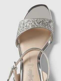 Buffalo Sandaletten Mit Paillettenbesatz - Silber -Damenbekleidungsgeschäft 84q3ihqm6cr38jhl7594uh2l9h2k4ha8a194scib6p65cca864pkighm6l254g9m755kajpp8d24ogpl8t3j4phn6oo3ccb369i62chk6kr62e33c4p62eb3c9j32d9ic9ij6cg