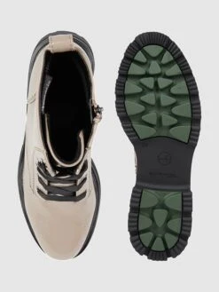 Tamaris Boots In Lack-Optik - Taupe -Damenbekleidungsgeschäft 84qksla38d138eae6t8k4h2d9d938j298h7k2c1g897kkcil75akgcib9975ac1l8984sdad9t2j2d218oo36dj169imccpk6oqj0c1k6hhjge1p6sr3cdpl70p66e3574om8c0