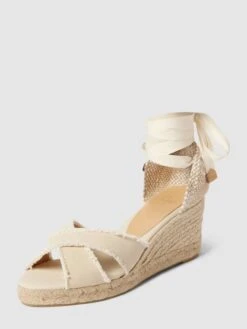 Castañer Wedges Mit Ausgefranstem Saum Modell 'BLUMA' - Offwhite -Damenbekleidungsgeschäft 857l4l1g9d3kkkq48dakecaj98o38d1o89452l9n6oskqlal9l73ik248t3kecal9t6k4cql85ajiea898o3ecpncpj68dr264sjedhk75j38ohhcpgjec1l71hm6d9icdi64og