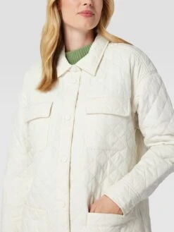 Christian Berg Woman Steppmantel Mit Pattentaschen - Offwhite -Damenbekleidungsgeschäft 858k8l1o6t3k4ia571958di9ah3jiiq974qkoj1ja594scif6d930ia3a94kciqfaoslckica594ogi89h3jad1k6ksm8e34c8rm6dhkc5gm2e33c4r30e1nc4s36cr46dijcp0