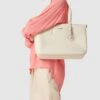 CK Calvin Klein Shopper In Leder-Optik - Ecru -Damenbekleidungsgeschäft 8cq4eca19h436ci7a93k6ga18l4jek2d6lakcd1la1b50k2j8p7jch9o89akskhg6p7lceai9cq4ekija13j4p1i6soj6opg74rjad1k75h38e1p6kom8choc4r68c1k6gr3id8