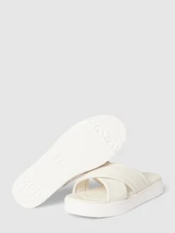 UGG Slides Mit Gekreuzten Riemen Modell 'ZAYNE' - Weiß -Damenbekleidungsgeschäft 8d14kji7a8q4ski9a98jijadapb4cdi974okggq570oj8g9i6d7kscic88p34dqmal8kkh1n88ojela58p3j4phjchj68eb1cos68d1k65gm2o9nc8rjcc9o60sjcc1j6sqm2d0