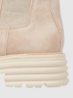 ALPE Chelsea Boots Aus Veloursleder - Offwhite -Damenbekleidungsgeschäft 8l34mcq98oplcd259p63eiaka0qk8ia3ah842jqd618lacq26cpj2gq99ook4dika97jgl2g9os52e1oad3jgpj2cpgj0d9ncgrjaohkcpi3aoho6or3idr368om4d356sqjcd8