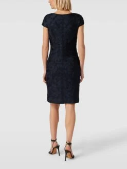 Christian Berg Cocktail Etuikleid Mit Strukturmuster - Marineblau Meliert -Damenbekleidungsgeschäft 8p5j2iim6go5ajal850koc226cpkajal6sojgga56l252e2m8t3jgca1ad2l2cim8gokoe2i657jeiad9go36ob469i3gchn6hhj2c1k6tijce326kpm8opn6tim6ohncorjie8