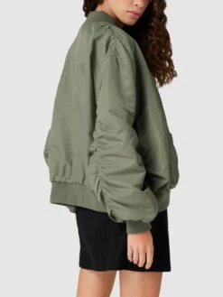 REVIEW Bomberjacke Mit Stehkragen - Olivgrün -Damenbekleidungsgeschäft 8p5kge2290okil2f6d5jaciea0ok6ka88csk2hq4a993aiil9534ejpk8da4mli19d434l9p98rkgh276go3ior3clhj0eb360pjee1kc8sm6e1gccrj8e9k6or3gcr471gmae8