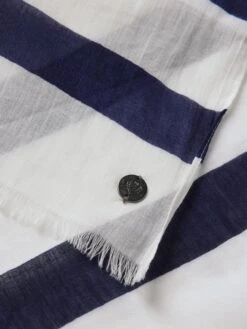 Fraas Schal Mit Streifenmuster - Marineblau -Damenbekleidungsgeschäft 917jij2dad54ak1m8h238li36t7kkjpl8535ai9i74q44cqg9kplckqf9l84se2ea94koja7akqkod1m8oo66e9l6pgmce34copm8dpkc5h32e1gc4sj4ohkcosm6chp61h38dg