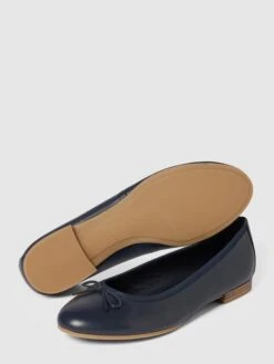 Tamaris Ballerinas Mit Zierschleife - Dunkelblau -Damenbekleidungsgeschäft 91a34eaf9p2k2jpna5a48i2f697j8ii9a9234ii9912l6ea1892kqcq66sskql2k6973ekiba5748e1i613jip32clhj4dhl6pim2e9k64rj8ohk6tgm8phg6dh36c346dhm2og