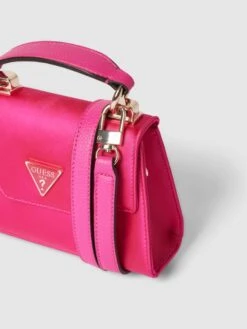 Guess Umhängetasche Mit Label-Applikation - Pink -Damenbekleidungsgeschäft 94pksgqg6d6kucac9h64qjahapakoc29ah4kukaj8l2kql9n9h6k8gifa1b50cieah1kac1i9pa4cjpk74o3cohi6hijepj56oq3ap1kc8p62eb1ckr66c1o65ijap3669hj6d0