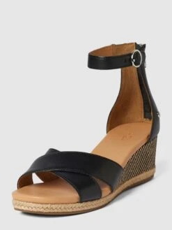 UGG Sandalen Mit Hohem Absatz Modell 'EUGENIA' - Schwarz -Damenbekleidungsgeschäft 955k4e1o84q30hij6p252did65a50hie6p0jgiala93k6khj9os34haa8so4sdi99gpkej2284pk8hi59h3jephjchj38chm6tgjephk65i6coj26ss36d34c9i30e9g6sr3iog