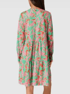 Marc Cain Knielanges Kleid Mit Allover-Muster - Apfelgrün -Damenbekleidungsgeschäft 990kmhqk9opjakila0o4qdpn6t7l6l1g8l8kahib6ta48gim997jekic98pkgji37564mkpn8da4ai9k8d3m4cr56sr62ohm75hjicpk60sj2o9n6os30dj36cq68o9gcoq3ie8