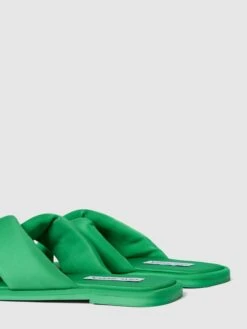 Steve Madden Pantoletten Mit Breiten Riemen Modell 'DIXIE' - Grün -Damenbekleidungsgeschäft 99akahhm8h14ch249grk8l2k84qk8kih956l2hq79d938ha5959l6k1k98q4cjia991j8lai8h338j259oo32db1cdi34dhmckr30chkc4pjie34ccr6ae9k6gq6ap34c9ij6c8