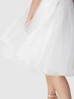 TROYDEN COLLECTION Brautkleid Mit Floralen Stickereien - Ecru -Damenbekleidungsgeschäft 9d554i2cap7j6jq96535ag9g9964ghqe9pb44e2468pk2chp6l24ochp9h6l0ci99d652ia96cp56cpn8co3gc1l74ojcdhp6gpm4cpk6spjco9mc4q64p9i68s3idb2ckoj8dg