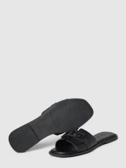 Tamaris Pantoletten Mit Zierkette - Schwarz -Damenbekleidungsgeschäft 9d6k2iid8l7k4gaf914kee9j6p9lcd2eagsk8gif6l4l4hhl6p9kkdi67165ada86515cji8a125cgi78l3m4ob56lgj8chj6gr30chk6hj68ob1cgsjco9m74q3adhh6cpj2dg