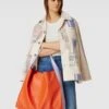 Essentiel Handtasche Mit Logo-Applikation - Orange -Damenbekleidungsgeschäft 9h6k4k2b6h944gho8takid1n89458h9n6crjah9i8l3kqd2g8h438chmakskik218p1k6k298p3l8gi860o6cchgcor3acho60p3ie1k6sq62e326os38d1hc8oj6dj5cgrjie0