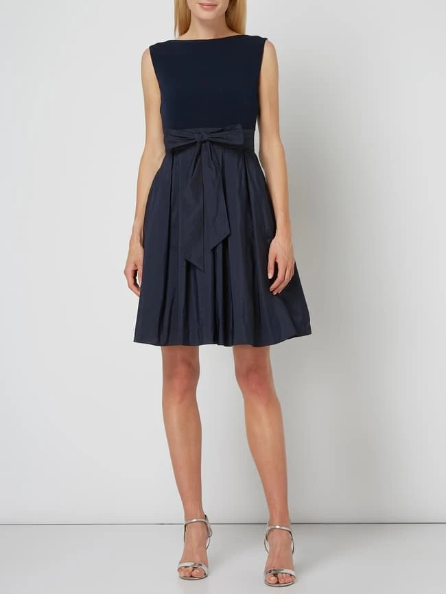 Swing Cocktailkleid Mit Fixiertem Gürtel - Dunkelblau 3 Swing Cocktailkleid Mit Fixiertem Gürtel - Dunkelblau