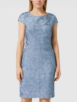 Christian Berg Cocktail Etuikleid Mit Strukturmuster - Jeans Meliert -Damenbekleidungsgeschäft 9l5kkl2d6t436da18t94ag9k94p38iab9t142kid8cs3ik2i9d746ga16h6kglag84skcdqba0q38chpaco38o9hcor64o9g75h36e9k6ss38ohk74p30e31cksjgcpo68pj2p0