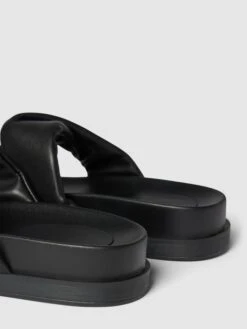 Only Pantoletten In Two-Tone-Machart - Schwarz -Damenbekleidungsgeschäft 9ooj0ji199b5ci2c8hb4qka5a934ch9i699k6cho6h8l6j9i6p756hq88cql2e26a8qkqka19kp4ecqb88o3co9i6sqj6ohlclh66d1k6gr32e1l65gmae9k69j62db369hj0c8