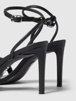 Steve Madden Sandaletten Mit Dornschließe Modell 'ENTICE' - Schwarz -Damenbekleidungsgeschäft 9or4egif8d236cak756j0ja36d9k6hq66h44ejhp8p956ii7a8pkejq2al450j28899k8jhi94okucqi8oo3geb1cgpmcdr4c5hj2p1kc4rm4e1n6grm6e1g68p66e9k6limap8