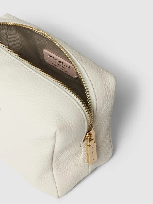 Coccinelle Kosmetiktasche Mit Strukturmuster Modell 'TROUSSE' - Weiß 5 Coccinelle Kosmetiktasche Mit Strukturmuster Modell 'TROUSSE' - Weiß – Bild 3