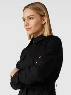 S.Oliver RED LABEL Trenchcoat Mit Umlegekragen - Schwarz -Damenbekleidungsgeschäft 9so3igho98s46hak8ks52hhma5b4qe2a88sjgga4a9146cqb71356gak8h24aghl8l34qkph8h7jehaf8h3m2p1k6kr32db270pj6opk60sj0eb364q66dr6clijgoj66hh36co