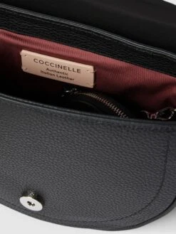 Coccinelle Saddle Bag Mit Label-Detail Modell 'BLAIRE' - Schwarz 10 Coccinelle Saddle Bag Mit Label-Detail Modell 'BLAIRE' - Schwarz -Damenbekleidungsgeschäft 9sq46jqj9h1j4ii99p1kagqg9124akhh9t84aeae9h234cqb9d6kgkik8p7kkha19cs4gi1g6gpkujaf753jedhp6tj64cr370r68p9k6cp6coj565hjidj1c8pjaeb171h66c0