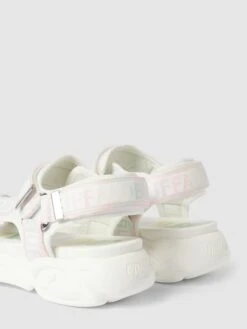 Buffalo Sandalen Mit Label-Details - Weiß -Damenbekleidungsgeschäft a0olaia59cok4i238p1lac9p9d6keial8h4kghpo8p538hq7a573ih2f8t146kqja10j6i1g9kqj6kik6co34e9o6cp3gp9p74oj2dpk65gjgo9n69j6cd1hclj34phnccojadg