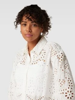 Only Bluse Mit Strukturmuster Modell 'LALISA' - Weiß 9 Only Bluse Mit Strukturmuster Modell 'LALISA' - Weiß -Damenbekleidungsgeschäft a1734i1g9kqkkd1p896jak2795836gqb6964ahph99a3ekqc91448cakala32kq6911j4cim8db4kki5aco68db36kq38opkchj32p1k71gm2e9m61j3gob171ij0d9g74sm8e8