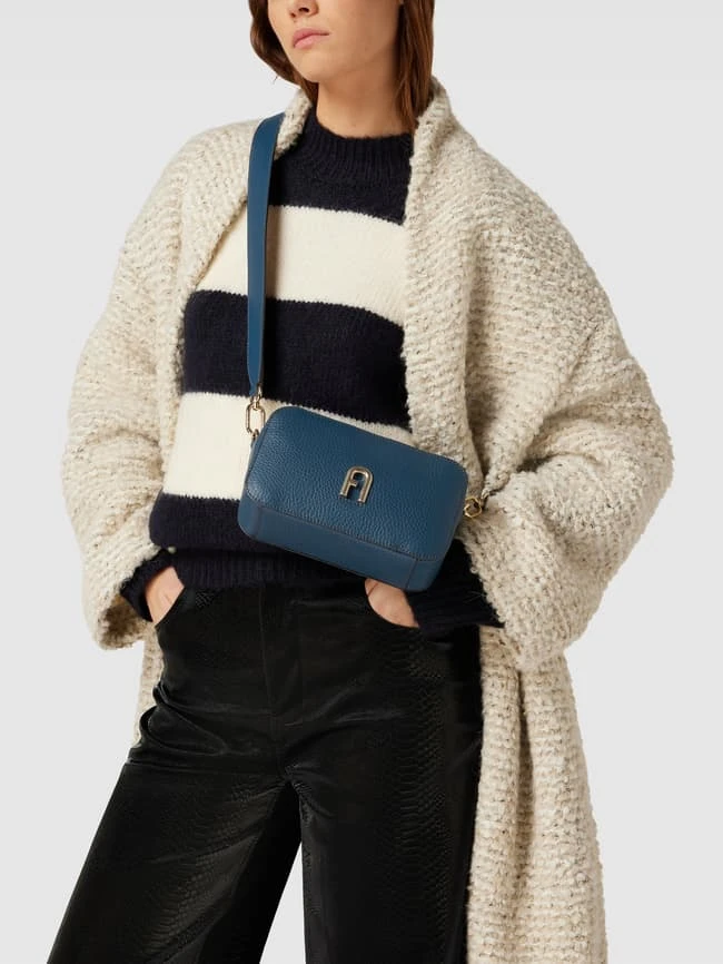 Furla Umhängetasche Mit Label-Applikation Modell 'PRIMULA' - Marineblau 3 Furla Umhängetasche Mit Label-Applikation Modell 'PRIMULA' - Marineblau